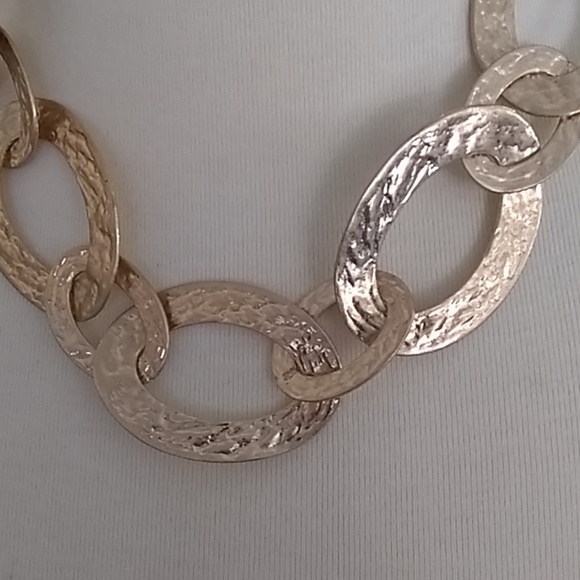 Chunky Chain Necklace - Picture 2 of 3